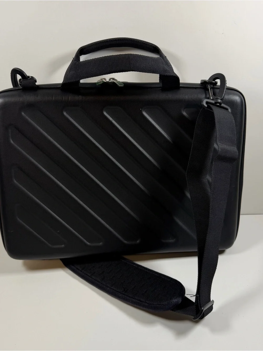 Thule Black Hard Shell Laptop bag with Shoulder Strap